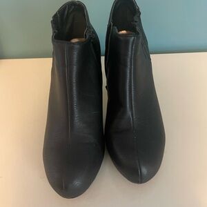 Madden girl black ankle boots with thin heel